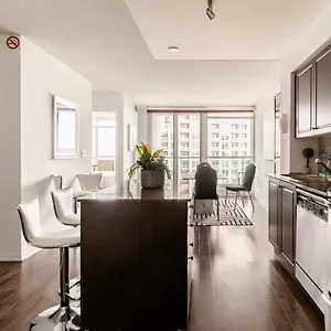  Apartment Downtown Toronto+free Parking+cn Tower View