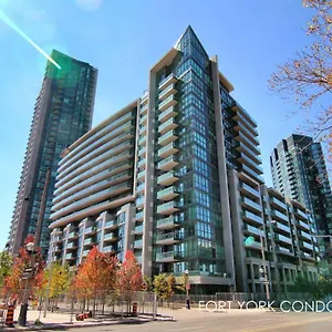  Apartment Lakefront Living Downtown - Free Parking, Gym, Indoor Pool