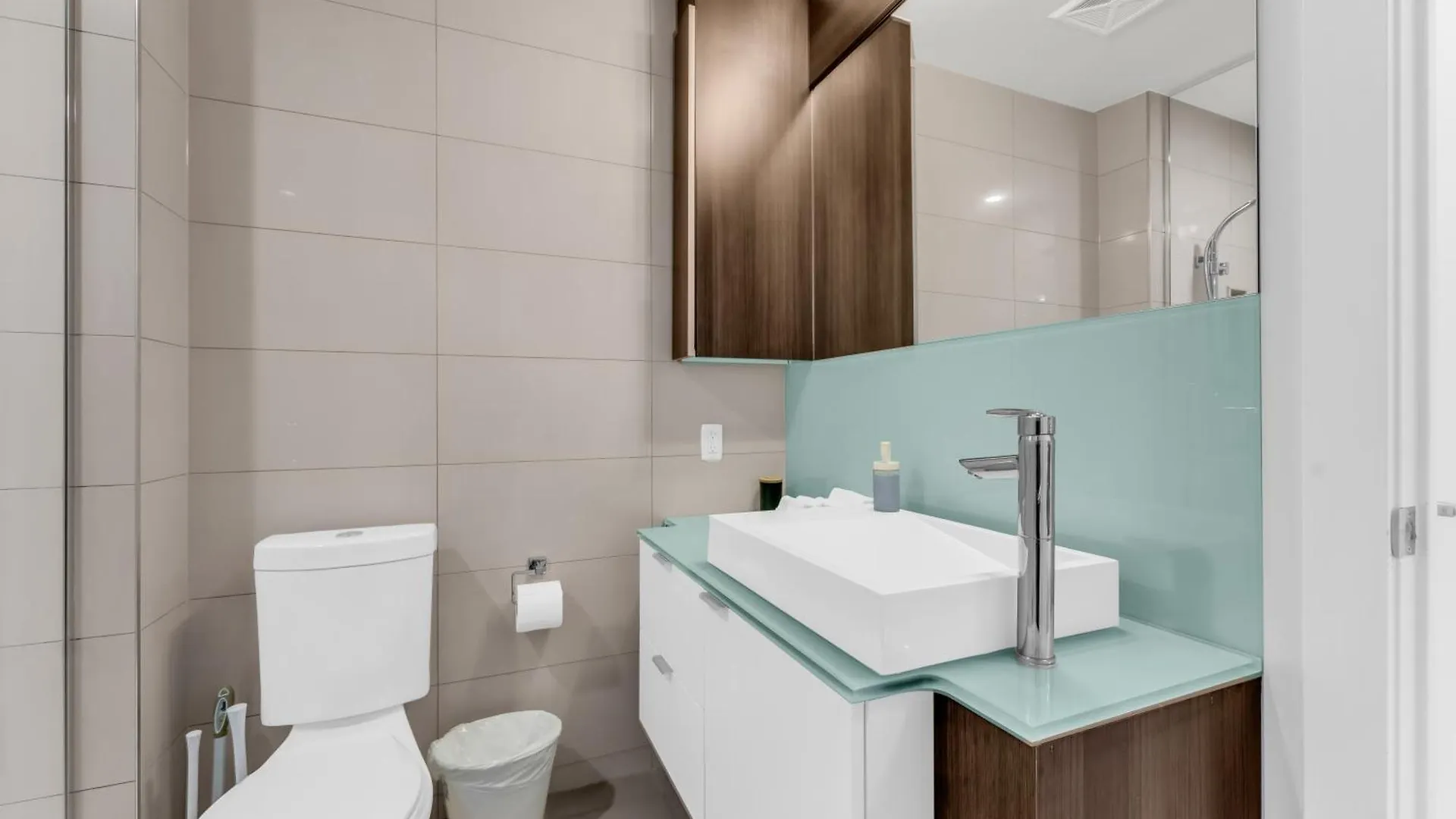 Downtown West Suites トロント アパート