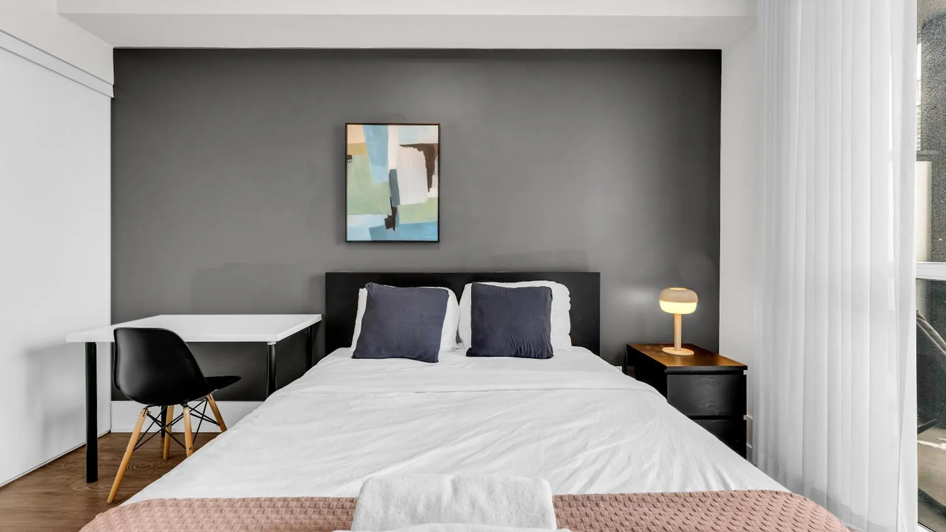 Downtown West Suites トロント アパート