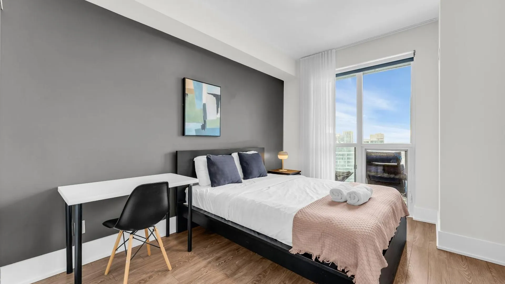 Downtown West Suites トロント アパート